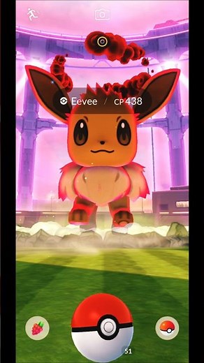 Catching Dynamax Eevee (CP 438)! in Pokemon GO Gameplay - Mobile Gaming