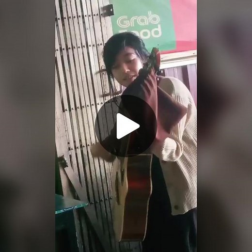 Lagi viral!!! pengamen cantik Bersuara Emas! Suara Penyanyi Malaysia Ella Ada yang Tahu alamatnya???? #FacemojiAja #pengamen #viral #pengamenviral #makassar #pengamenmakassar