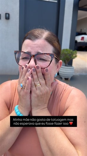 Fabrício Petinelli | Criador de Conteúdo on Instagram: "Acho que ela perdoou eu ter feito mais tatuagem né? 😍❤️"