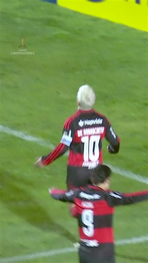 🇺🇾 ¡Presencia uruguaya! De Arrascaeta festeja el 2 a 0 de #Flamengo ante #Cusco en la CONMEBOL #Libertadores. #GloriaEterna