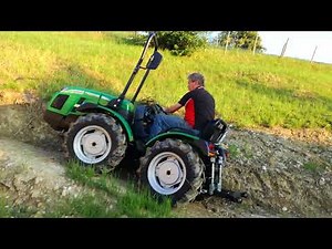 Ferrari Allradtraktor CROMO K 30 (26PS) Knicklenkung auf unserer Ferrari-Teststrecke