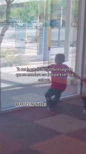 Frases - Indirectas ∞ on Instagram: "la salva pantalla revela mucho más de lo que parece: ese momento en que la pantalla se queda quieta, mostrando un paisaje, un reloj flotando o figuras moviéndose sin rumbo, es una pausa mental disfrazada de tecnología. No es solo para “cuidar” la pantalla, es para cuidar al usuario sin que se dé cuenta. La salva pantalla aparece cuando el cerebro también entra en reposo, cuando dejamos de producir decisiones, estrés o estímulos, y nos permitimos unos segundos