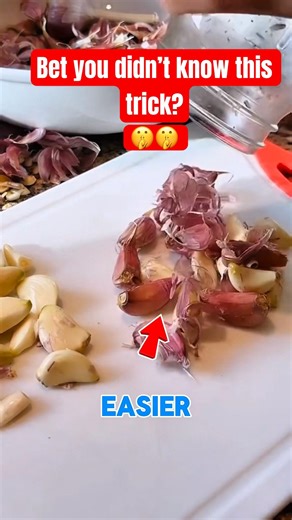 This kitchen hack looks stupid… but it actually works🤫🫣 #shorts #viral #moments