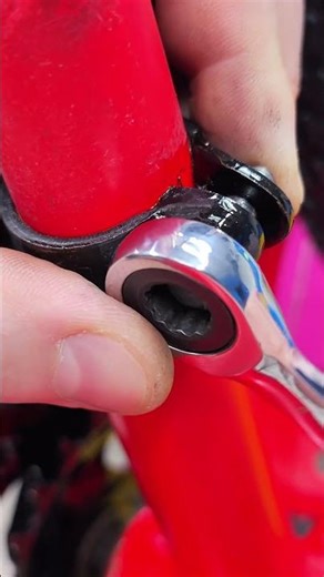 My bicycle’s front derailleur is worn out and needs replacement.