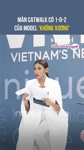 A one-of-a-kind catwalk performance by a 'boneless' model.