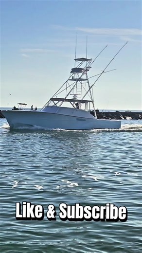 Nice Fishing Boat Cruising In From the Gulf of America — Would You Trust This Rig? A clean fishing boat easing back through the inlet, rods still up, hull shining, and that quiet confidence you only see after a good day offshore. No rush, just a smooth ride home with the salt still in the air and the promise of a story waiting at the dock. This is Florida boating done right. #FloridaBoating #FishingBoat #GulfOfAmerica #VeniceInlet