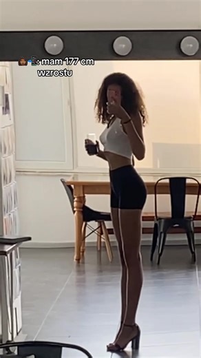 W sumie nie skłamał będzie te pół milimetra #tallgirl #177 #spongebob #humor