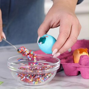 325K views · 263 reactions | How to Make Cascarones for Easter: Celebrate Easter with these festive confetti-filled eggs that are meant to be broken. Get the how-to: https://trib.al/492zpdc | Better Homes & Gardens | Facebook
