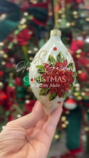 A Holly Garden Christmas at Jeffrey Alans. 🎄♥️ #JeffreyAlans #ChristmasHome #ChristmasDecor #HolidayHome | Jeffrey Alans