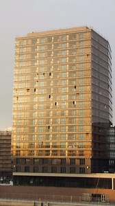 11K views · 3.8K reactions | Roots is a 19-storey wooden high-rise in Hamburg's Hafencity, with 128 apartments. It's an outstanding and sustainable construction and a fantastic addition to the city's skyline.  We filmed this fantastic project with our timelapse cameras for @garbeimmobilienprojekte #hafencity #timelapse #construction #highrise | MK timelapse GmbH | Facebook