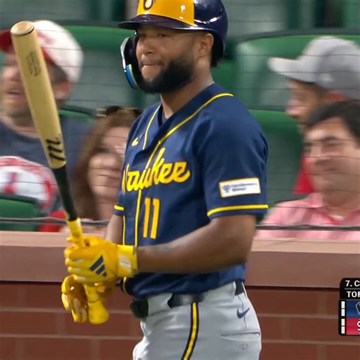 Jackson Chourio has never hit left-handed in his career … As a dare from the Brewers dugout he stepped up to the plate lefty and drove a ball 360 feet to center 😲