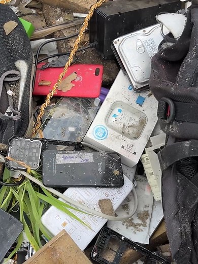 2.7M views · 40K reactions | Lucky Day螺 Found Many Apple Air Port _Mi11 Ultra & More...#reelsfb #smartphone #Huawei #iphone13 #abandoned #smarthome #iphone15 #Samsung #iPhone15 #iphone #restoration #Repost #mobile #apple #ipad #reelsvideo #iphone14 #reelsviral #airport #reelsinstagram #restore #iphone11 #iphone12promax #S24Ultra #Macbook #phone #iphonex #iphone11promax #iphone13promax #ipadpro | Restore Urphone | Facebook