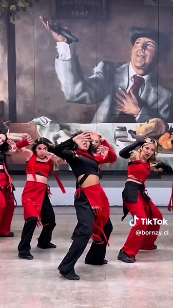 But know your power 💥🌘⚡️❤️‍🔥 @에버글로우 (EVERGLOW) • • • Un pedacito de lo que grabamos el otro día 🎥 esperamos les guste🖤 ig: bornzy.cl #dancing #dancers #dancecover #kpop #kpopfypシ #kpopdance #kpopfan #kpopdancecover #everglow #first #firsteverglow #firsteverglowdancecover #mia #aisha #eu #onda #yiren #sihyeon #fyp #fyppppppppppppppppppppppp #fypシ゚ #paratii #paratiiiiiiiiiiiiiiiiiiiiiiiiiiiiiii