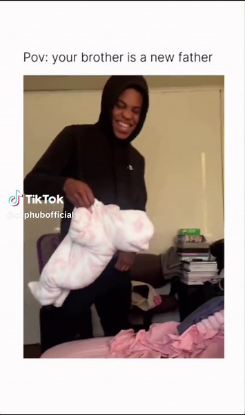 “Stop carrying my neice like that”💀😂 #viral #fyp #funny #meme #4you #clips #niece #babies #fam