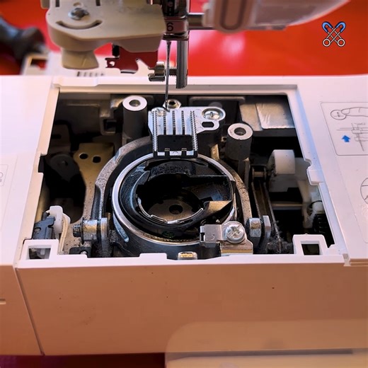 Découvrez 5 astuces simples et efficaces pour entretenir une machine à coudre et la garder en parfait état, comme au premier jour ! Retrouvez Jérémy et Jonathan à : Clinique de la machine a coudre La Clinique de la Machine à Coudre, au sud de Poitiers (86) - France « Le Long Bas » 86480 ROUILLE Tél : 05 49 43 99 25 Fax : 05 49 43 95 39 | Couture Enfant