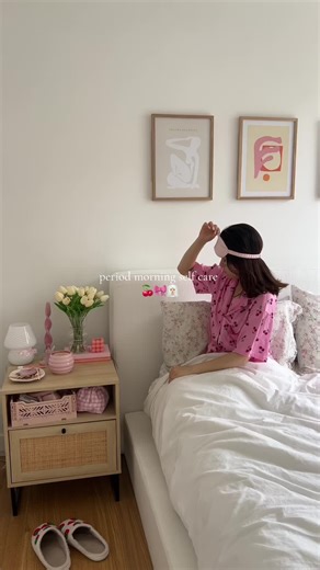 Emily Watson Studio on Instagram: "rewatching gossip girl for the millionth time✨ #fyp #period #morningroutine #selfcaretiktok #selfcareroutine"