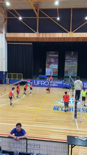 Fail de Voleibol: '¿Y a qué te dedicas? Soy rapero'