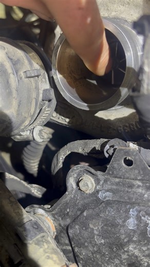 🚐💨 Ford Transit In With Turbo Failure – Armstrong Motor Repairs 💨🚐 This week we had a Ford Transit in the workshop suffering from turbo failure. Loss of power, excessive smoke and warning lights on the dash – all signs something wasn’t right. On inspection, the turbo had failed due to oil contamination and lack of regular servicing. The unit was replaced, oil system fully flushed, new filters fitted and all pipework checked to ensure no debris remained in the system. 🔧 ⚠️ Why Regular Servic