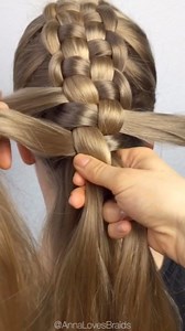 Anna • BRAIDS & HAIR TUTORIALS on Instagram: "I love this braid so much! Have you mastered it yet? Here’s the full-length version of my tutorial for you. Happy braiding!"