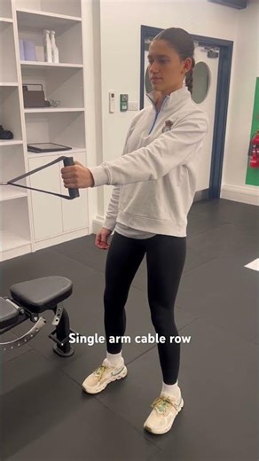 Upper back exercise - single arm cable row