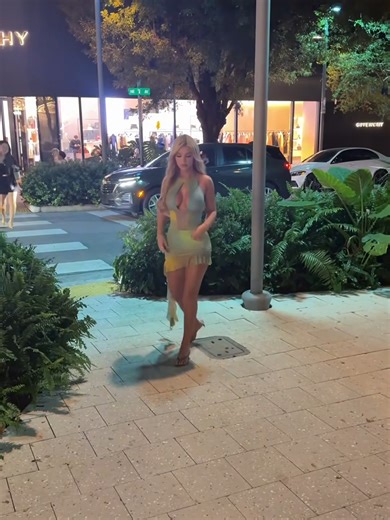 Embracing Height: The Journey of a Tall Girl Model