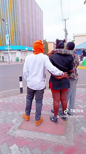 street pranks #mkenyaX @Diaso 👑 @Kenyan charlie champlin🔵