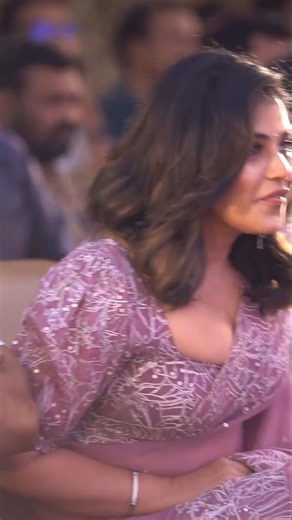 అంజలి అందంతో హీటెక్కిస్తోంది Heroine Anjali Stunning Look's #anjali #stunning #gorgeous