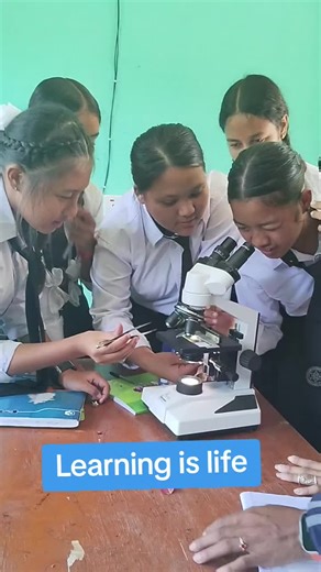 Observing tissues in microscope!! Learning to know !! #lab #microscope #cell