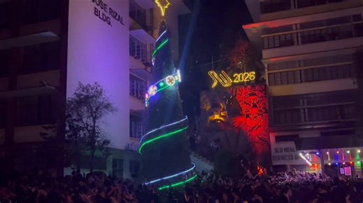 𝑾𝑨𝑻𝑪𝑯: Saint Louis University lights up the campus with mesmerizing lights through the lighting of the Christmas Tree to signify the advent of Christmas. #114thSLUFoundationAnniversary #MissioEtExcellentia #114YearsofSLU #NavigatingSLU Video by Kasheem Siborboro | White & Blue