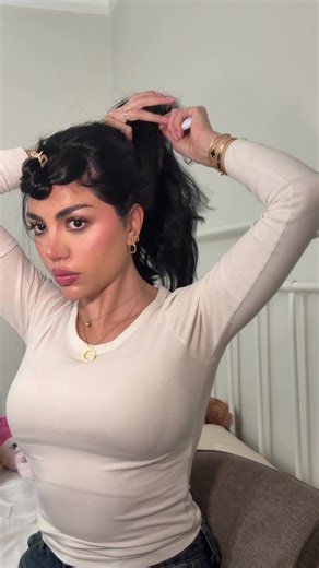 كيفية عمل تسريحة Messy Bun بخطوات سهلة