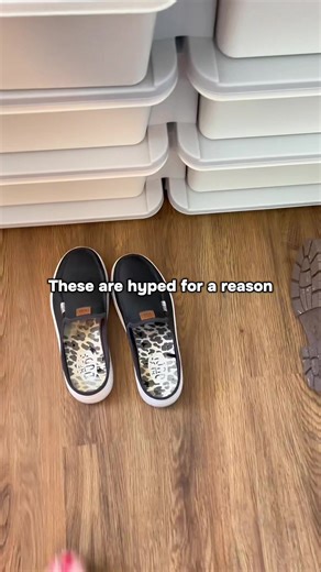 These Hey Dude Austin Lifts are surprisingly comfortable for how cute and stylish they are! #heydudes #womensshoes #springfashion #springshoes