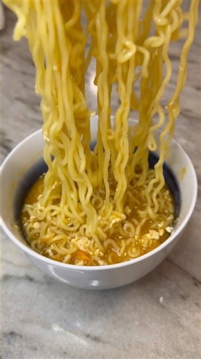 Classic Kimchi Shin Ramyun with Mixed Egg 🍜