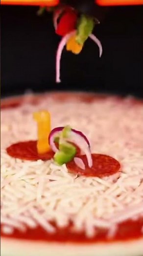 “Magic Capsule Turns Into Pizza 🤯🍕”)#PizzaMagic #ViralFood #FoodDispenser #SatisfyingFood