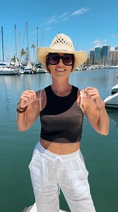 Here’s a quick hack to hide your bra straps when you forget to pack your strapless bra while traveling. Use a paper clip ?! What do you think ? #fashionhacks #stylingtips #stylingideas #brahack #diyfashion | Blonde Beach Vibes
