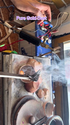 Pure Gold Dust Melting and Refining Process Explained