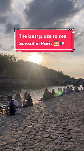 One of the best places to see sunset in Paris is by the Seine river! Just grab your snacks, drinks & friends! 🌅 🍻 🇫🇷 #France #paris #seine #river #parisian #sunset #sunsetbytheriver #whattodoinparis #whattodoinfrance #wheretogoinparis #summeractivity #fun #travel #traveltok #travelblog #traveltips #traveler #ttaveladventures #foryou #fyp #foryoupage