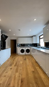 MODERN KITCHEN GLASS SPLASHBACKS Achieve practicality and style with our toughened mirror splashbacks. They're heat & impact-resistant, making them perfectly safe for use behind the hob. 🔥 They're also easy to maintain with regular glass & mirror cleaner 🧼 Mirrors are a timeless addition, making them a classic design that'll look stunning in your kitchen for years to come. See more: https://www.creoglass.co.uk/splashbacks/mirrored-splashbacks/toughened-mirror-splashbacks Complete our website f