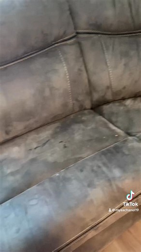 Before & after couch shampooing 﫧識 #housecleanersnearme #deepcleaningservices #airbnbcleaning #carcleaningproducts #furniturecleaningservices #turnover #cleaninghacks #shampoo #carpet | Greens Professional Cleaning Services | Facebook