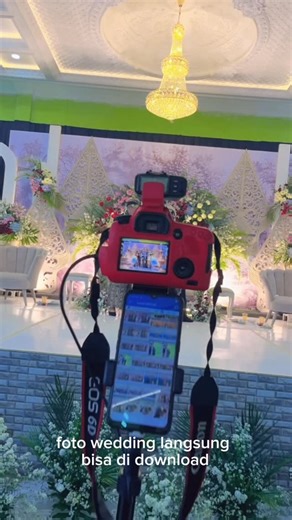 Tom Cruzh Photography Official on Instagram: "foto wedding langsung bisa di download dengan scan barcode wedding tenda / gedung sangat bisa sekali silahkan boking kak #weddingklaten #weddingkekinian #weddingkeren #fotowedding"