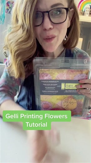 Gelli plates are all over my feed so I had to get one! I made one last year but i wanted one that would keep. These flower prints turned out so pretty and I definitely could do this process over and over again! #gelliprinting #gelliprint #flowerprinting #gelliprinttutorial #theinternetmademebuyit