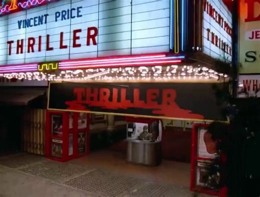 Date un tiempo, relájate y disfruta de esta maravilla que cambió la historia de la música a nivel mundial…"Thriller" no es solo una canción, es el evento que cambió la historia de la música y los videos musicales para siempre. Lanzado en 1983, transformó a Michael Jackson en una superestrella global sin precedentes.Dirigido por John Landis, fue el primer video musical con una estructura narrativa de cine, con un presupuesto récord en su época de 500,000 dólares