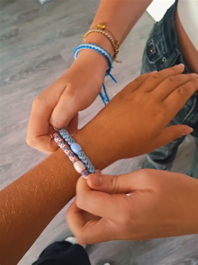 Matching Knekkis for Best Friends: How to Style & Share