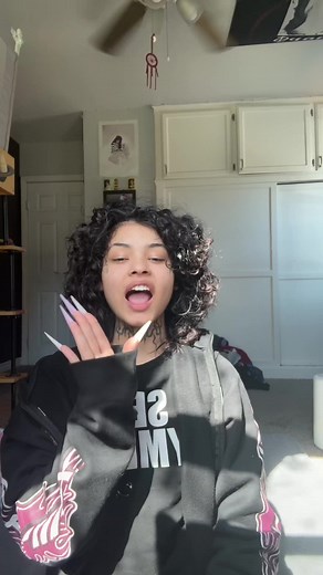 ALIEN GIRL🍄✨🌳👁️ (@.talyeh)’s videos with original sound - ALIEN GIRL🍄✨🌳👁️