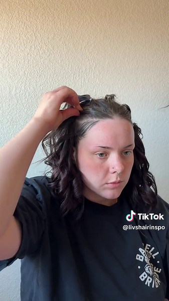 Y2K inspired hairstyle tutorial ✨ #hairinspo #hairideas #hairtutorial #y2khairstyle #y2khair