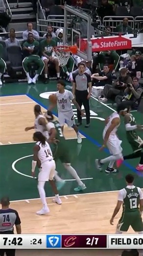 Kevin Porter Jr POSTERIZES Jarrett Allen 😤🔥Bucks vs Cavaliers