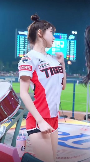 LEE JU-EUN Cheerleader Dance: Cute, Viral Shorts Video