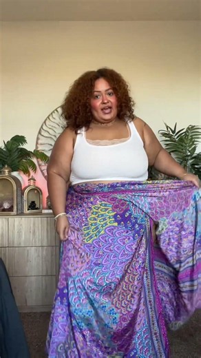 This tie wrap maxi skirt hides the apron belly so well that it’s undetected! Smooths and shapes the