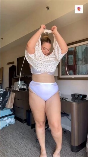 Unleashing Curvy Confidence: Jess King's Stunning Bikini Looks! 💖👙 #curvygirloutfits #shorts