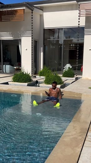 @chamillionaire on Instagram: "I have never really liked celebrating my own birthday, I don’t like to personally receive gifts, and I really don’t like surprises. I don’t think I ever really understood why until this year. I still feel the same about it all, but being able to understand why is an eye opener. Appreciation is a reciprocation thing so once I realized that I had been robbing people of the opportunity to reciprocate the love, I renounced my throne as the Birthday Grinch. Being able t