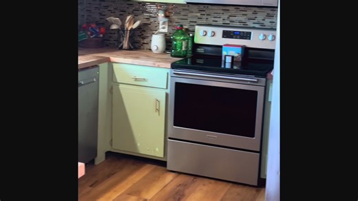 My house will probably be trashed within 24 hours, so why not make a video to enjoy it longer?! Blessed to have a roof over my head, a safe place for my family, and a home that my husband remodeled with his own two hands ❤️ and that he all grew up in. Thank you Lord. #simple #country #happiness